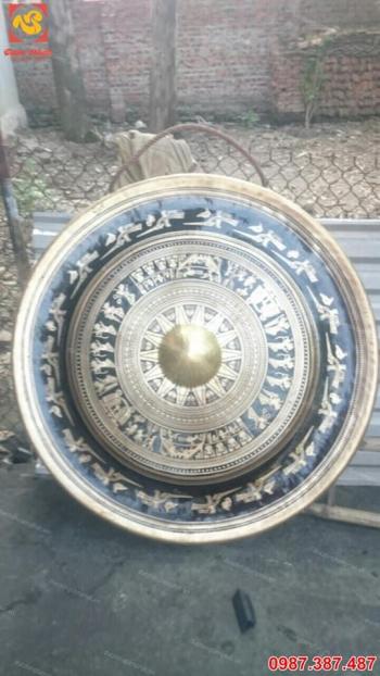 Chiêng đồng đường kính 60cm chạm hoa văn trống đồng