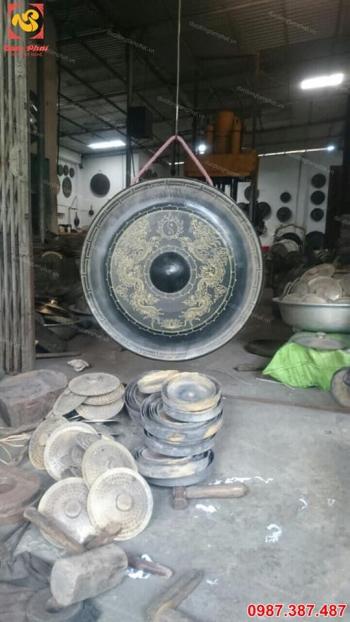 Chiêng đồng đường kính 100cm chạm thủ công, cực sắc nét