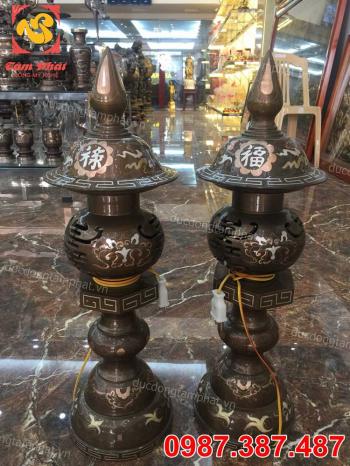 Đèn thờ đồng đỏ khảm tam khí