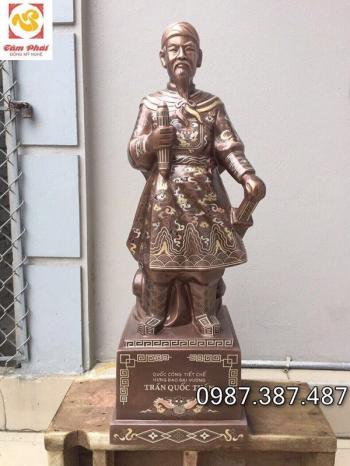 Tượng đồng Trần Quốc Tuấn khảm tam khí tinh xảo