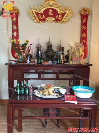 Hoành phi câu đối rồng chầu mặt nguyệt sơn nền đỏ