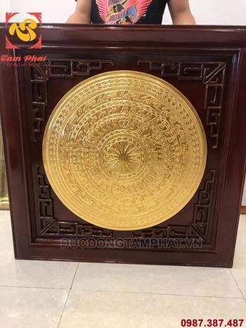 Tranh mặt trống đồng khung gỗ đường kính 70cm thếp vàng 9999