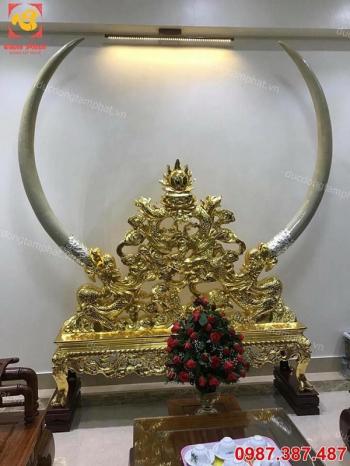 Tòa Cửu Long tranh châu bằng đồng thếp vàng đẹp xuất sắc