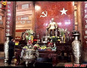 Lọ lộc bình để phòng thờ kích thước lớn, hoa văn độc đáo