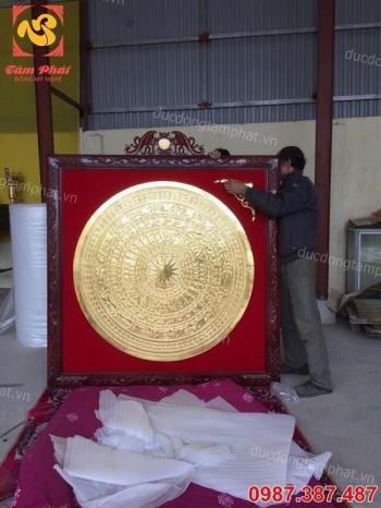 Lắp đặt mặt trống đồng đỏ 1m2 thếp vàng 9999 khung gỗ gụ cho khách Hà Nội.!!