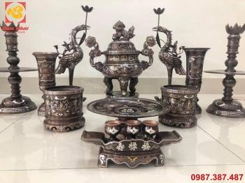 Bàn giao và lắp đặt bộ đồ thờ bằng đồng ngũ sắc cao 60cm và phụ kiện cho khách.!!