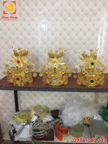 Đúc, chạm mũ, áo, giày quan, mẫu bằng đồng mạ vàng 24k theo yêu cầu..!	