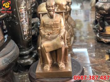Tượng Bác Hồ, tượng Bác Hồ ngồi đọc báo cao 60 cm