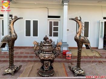 Lắp đặt đôi hạc đồng 2m2 và lư hương cao 1m5 cho nhà thờ Yên Định - Thanh Hóa..!