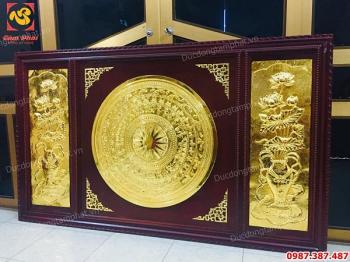 Mặt trống đồng, bình hoa sen kích thước 1m08 x 1m88 mạ vàng 24k khung gỗ gụ..!