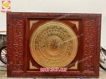 Mặt trống đồng thếp vàng 9999 đường kính 1m khung gỗ gụ hoa văn tinh xảo..!