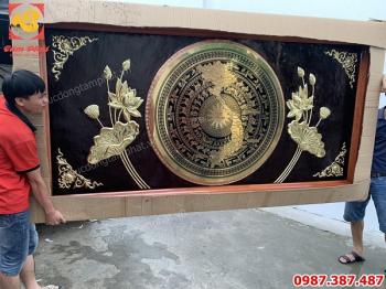Mặt trống đồng hoa sen kích thước 2m5 x 1m5 bàn giao cho khách Sài Gòn..!