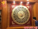 Hoàn thành, lắp đặt mặt trống đồng đường kính 1m5 khung gỗ hương đá 1m76