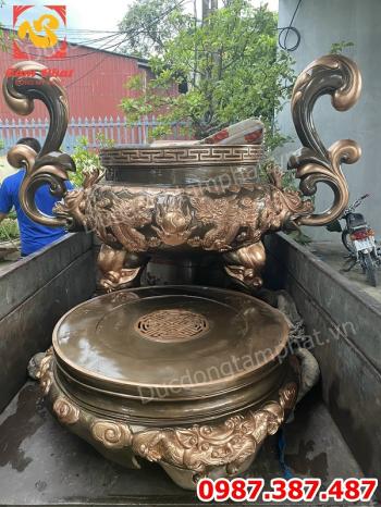 Đúc và lắp đặt lư hương đồng cao 1m8 đường kính miệng 80cm nặng 410kg cho chùa Đống Cao