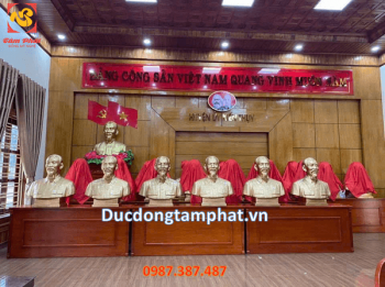 Tượng Bác Hồ bán thân đủ kích cỡ phù hợp Hội Trường các sở ban ngành 