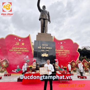 Tự Hào là đơn vị đúc Tượng Bác Hồ trong trái tim miền Nam cao 7m9 nặng 12 tấn cho Quân Khu 7