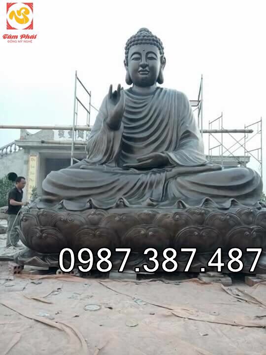 nhan-thi-cong-duc-tuong-phat-bang-dong-chua-gia-re.2