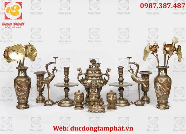 bi-kip-lua-chon-do-dong-tho-cung-hop-phong-thuy-1