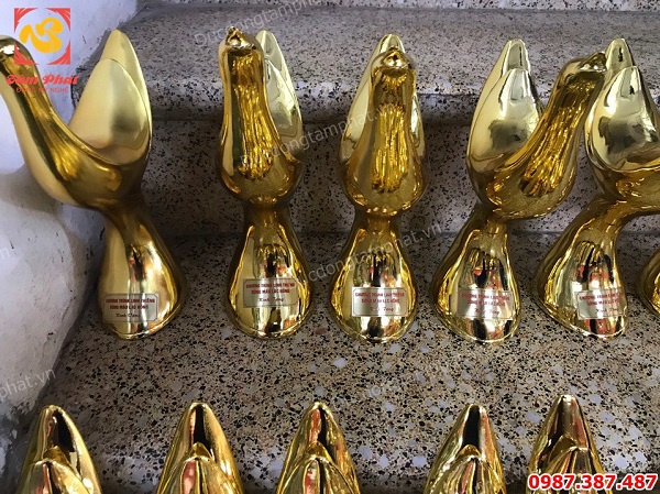 50 chim hạc bằng đồng mạ vàng 24k cho sự kiện quà tặng Linh Thiêng Dòng Máu Lạc Hồng..!