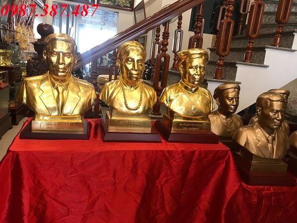 Bàn giao 9 pho tượng chân dung cao 48cm cho khách Hải Phòng