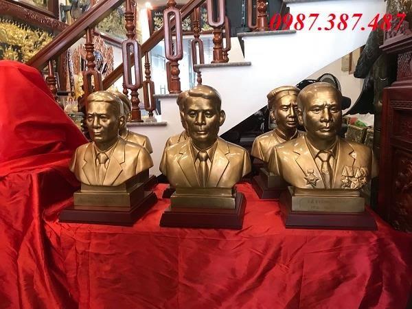 Bàn giao 9 pho tượng chân dung cao 48cm cho khách Hải Phòng