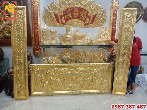 Bộ đại tự câu đối mạ vàng 24k kích thước 1m76 x 68cm..!