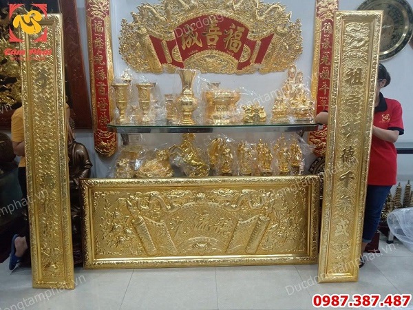 Bộ đại tự câu đối mạ vàng 24k kích thước 1m76 x 68cm..!