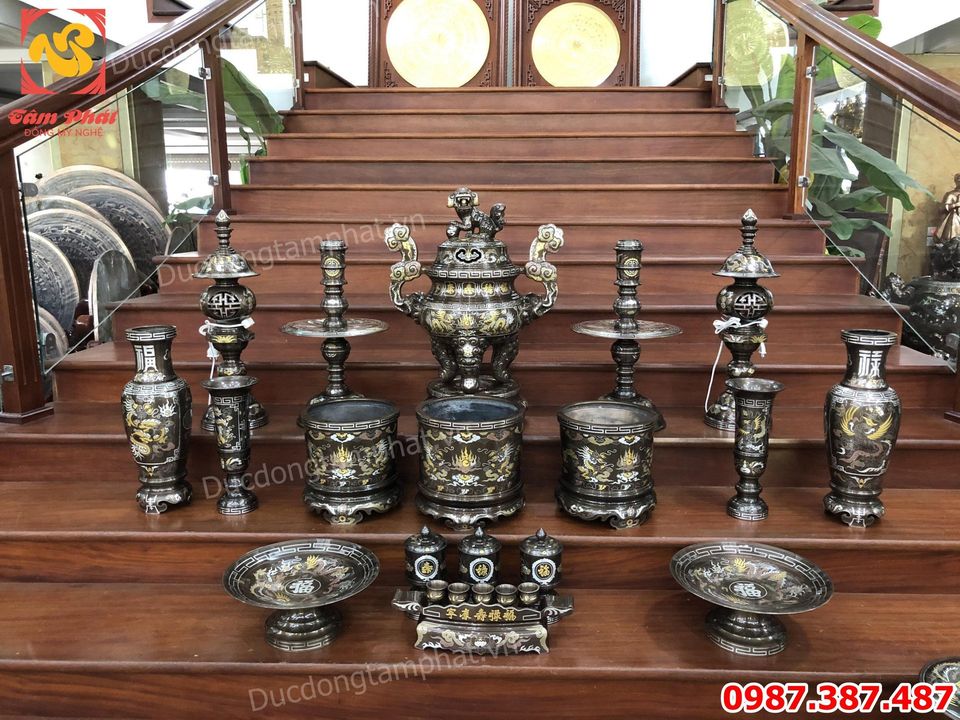 Bộ Đồ Thờ bằng đồng- bộ đỉnh đồng khảm Ngũ sắc cực tinh xảo.!