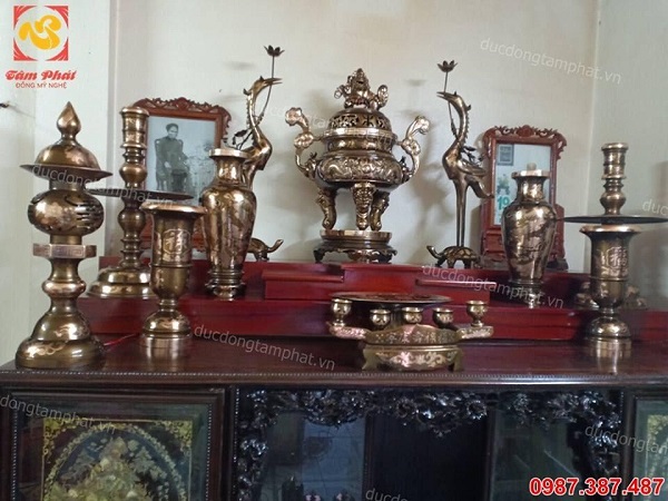 Bộ đồ thờ bằng đồng ngũ sự cao 60cm đầy đủ phớt nỉ bàn giao và lắp đặt cho khách.!!