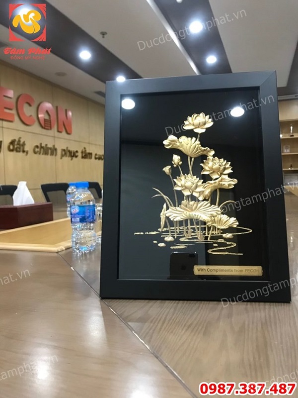 Bộ sưu tập tranh hoa sen bằng đồng - quà tặng đẹp và trang nhã