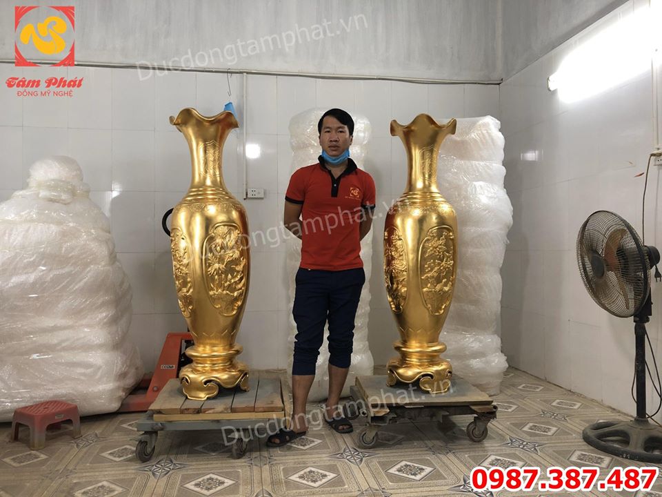 Cặp lục bình phong thủy bằng đồng dát vàng 9999 cao 1m35 độc đáo.!
