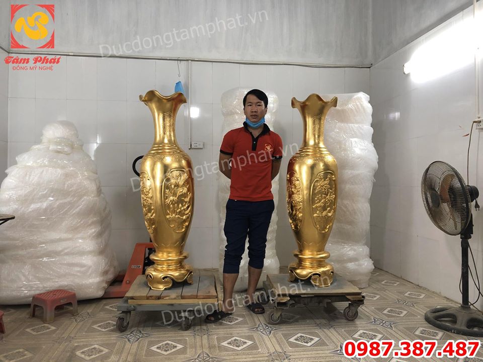 Cặp lục bình phong thủy bằng đồng dát vàng 9999 cao 1m35 độc đáo.!