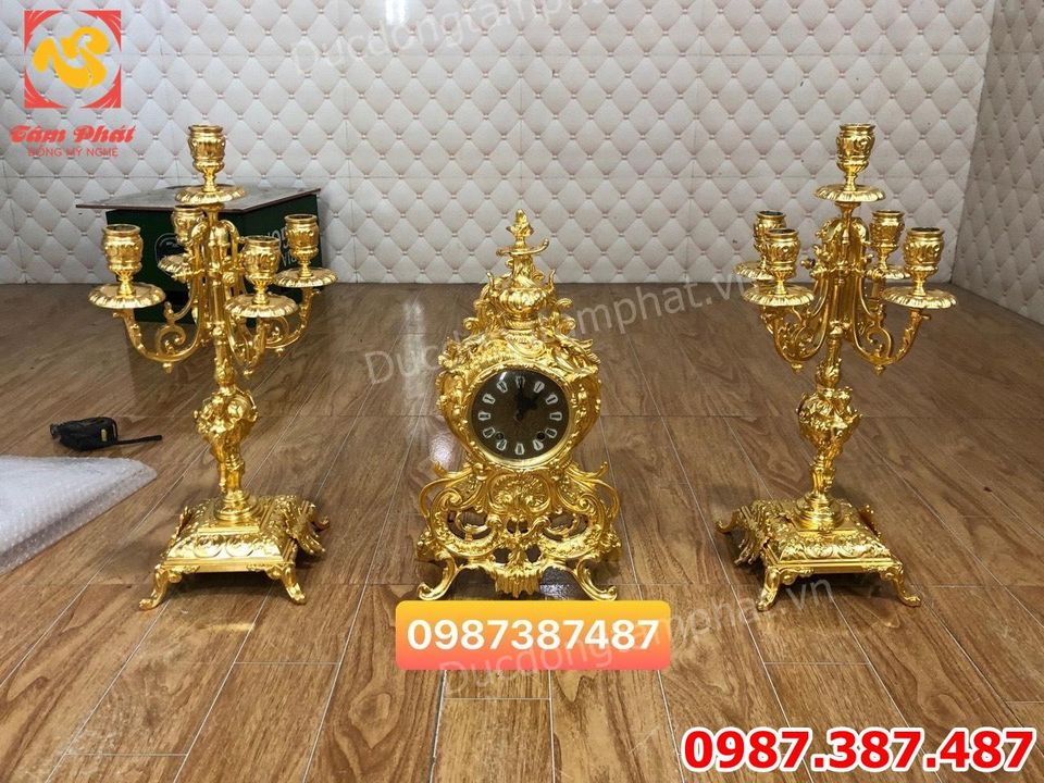 Dịch Vụ Dát vàng - Thếp Vàng đồng hồ cổ và đôi chân đèn bằng đồng.!
