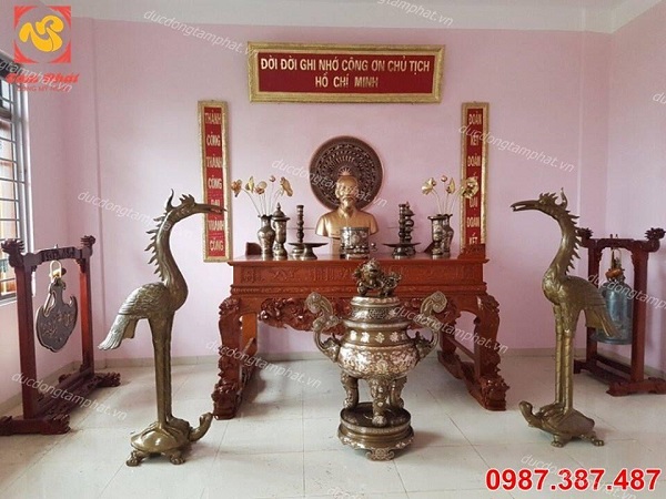 Đôi hạc thờ bằng đồng hun giả cổ cao 1m7