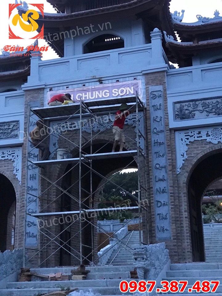 Đúc Biển Tên bằng đồng Đền Chung Sơn thờ Gia Tiên Hồ Chí Minh.!