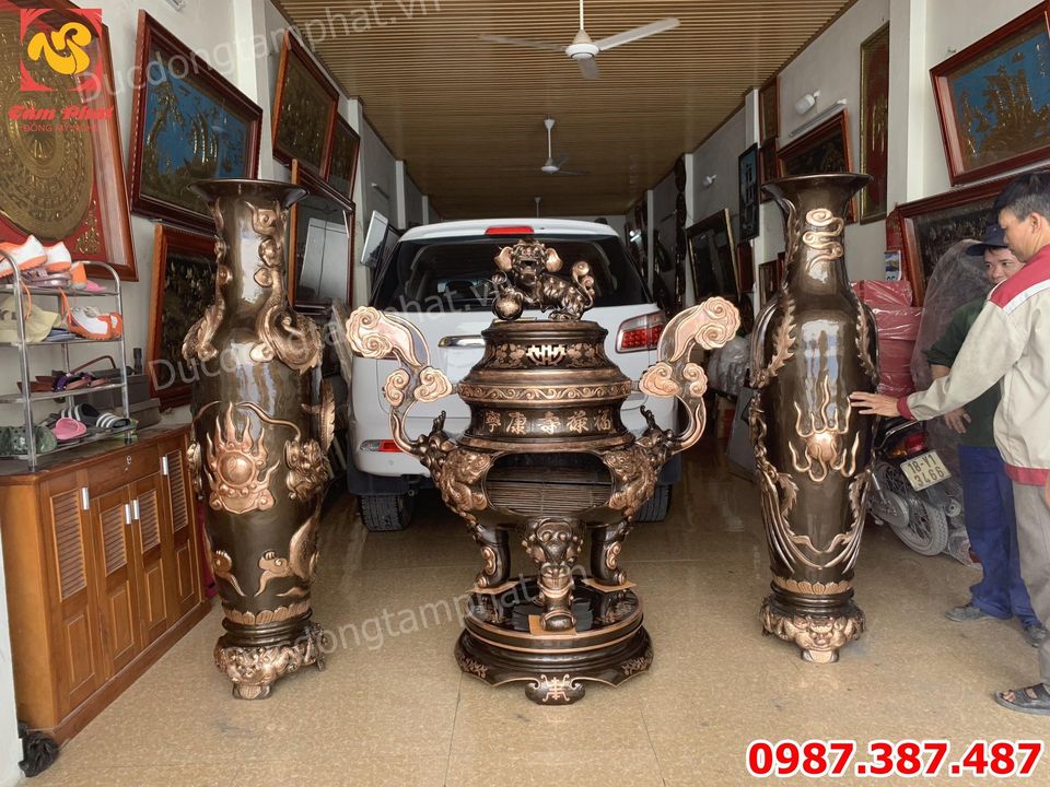 Đúc Lư Hương đồng cao 1m5 và đôi lọ lộc bình đồng đỏ cao 1m7 cho Chùa Diên Phúc - Hà Nội