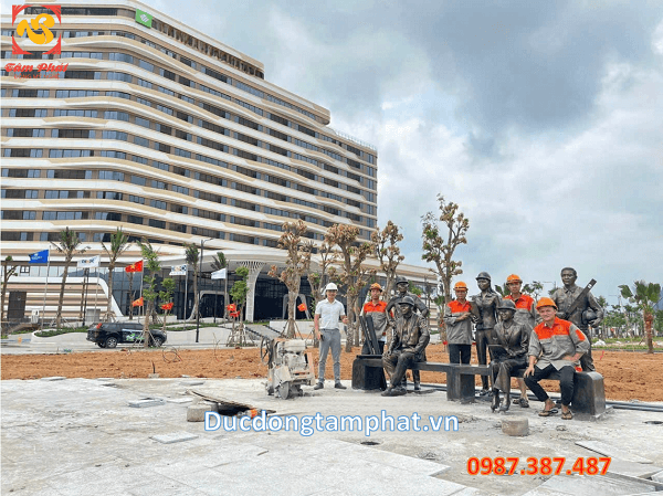 Đúc tượng chân dung truyền thần, tượng đồng Vinh Danh CEO Group dự án Sonasea Vân Đồn Quảng Ninh