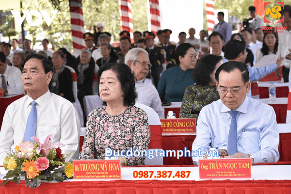Đúc Tượng Nguyễn Thị Định cao 1m7 bằng đồng dát vàng 9999: Khu di tích đền thờ Nguyễn Thị Định
