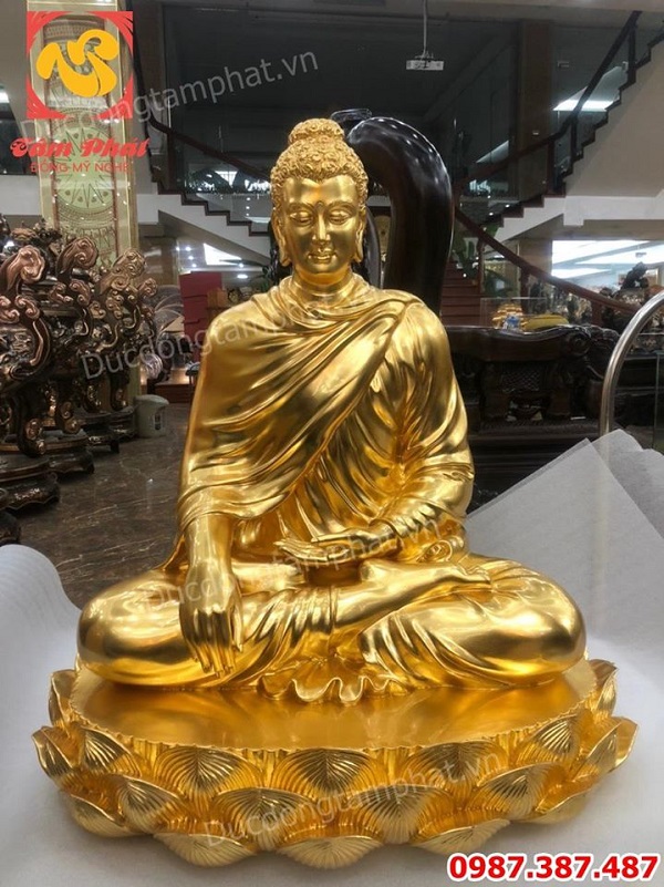 Đúc tượng Phật Thích ca bằng đồng dát vàng cao 1m2 cho chùa Quảng Ninh
