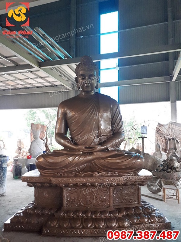 Đúc tượng Phật Thích Ca cao 3m nặng 5 tấn bằng đồng đẹp nhất hiện nay 