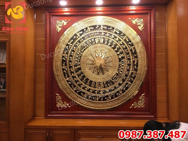 Hoàn thành và lắp đặt mặt trống đồng đường kính 1m5 khung gỗ hương đá 1m76 cho UBND Vĩnh Phúc.!