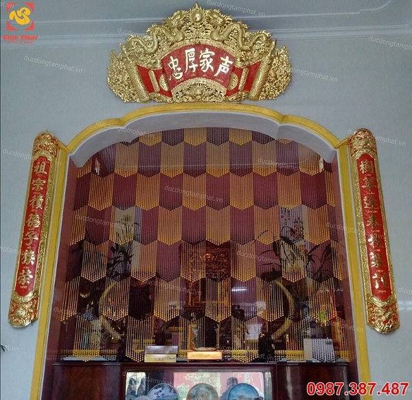 Hoành phi câu đối rồng chầu mặt nguyệt sơn nền đỏ