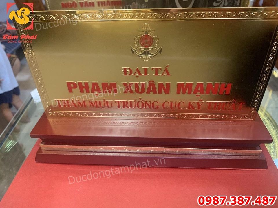 Làm Biển Chức Danh bằng đồng theo yêu cầu.! 