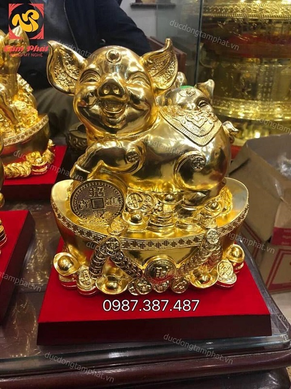 Linh Vật heo phong thuỷ 2019 đứng trên thỏi tiền vàng cao 25cm - mẫu quà tặng Hot 2019