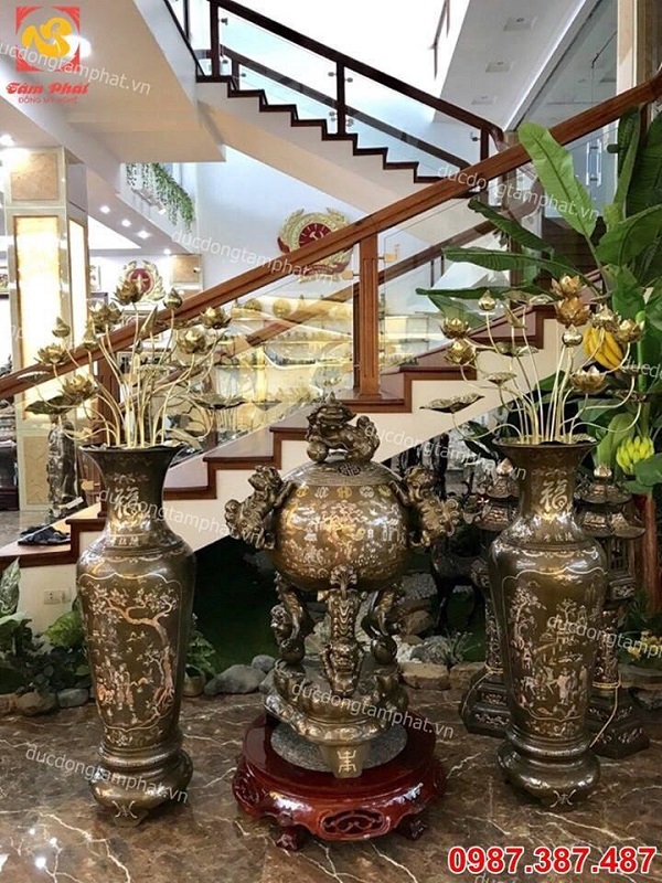 Lọ lộc bình phong thủy với họa tiết chọn lọc, dồi dào vượng khí