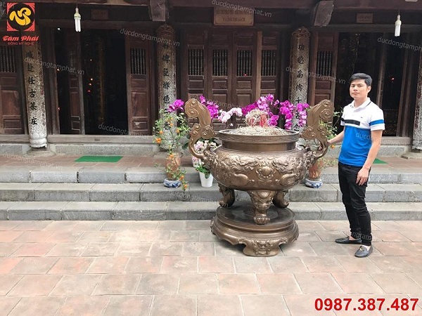 Lư đồng cỡ lớn màu mộc, chạm rồng chầu mặt nguyệt