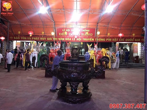 Lư đồng cỡ lớn màu mộc, chạm rồng chầu mặt nguyệt