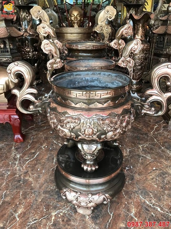 Lư đồng song long, cạo màu phớt nỉ cao 1m2