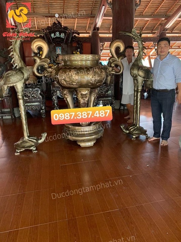 Lư hương đồng cao 1m5, hạc đồng cao 1m97 bàn giao nhà thờ Cần Giờ - Hồ Chí Minh