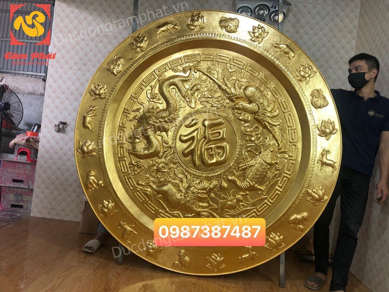 Mâm đồng 12 con giáp đường kính 1m8 khung gỗ gụ 2m5 dát vàng 9999